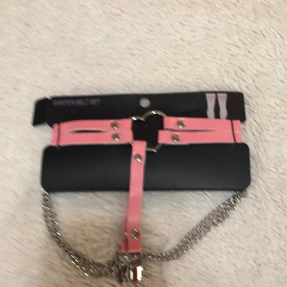 NWT Pink heart garter  set